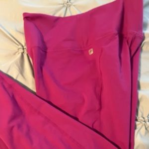 2 pair of medium fabletics leggings